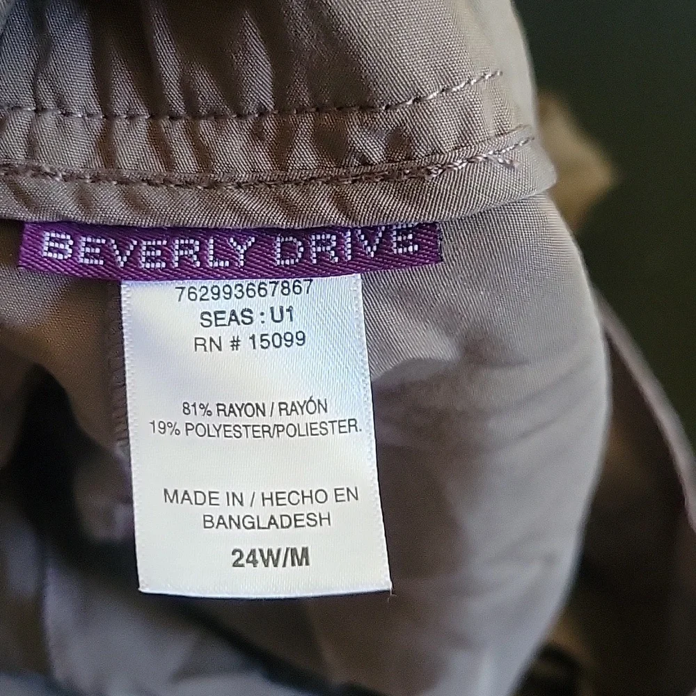 Capris - Picture 2 of 2